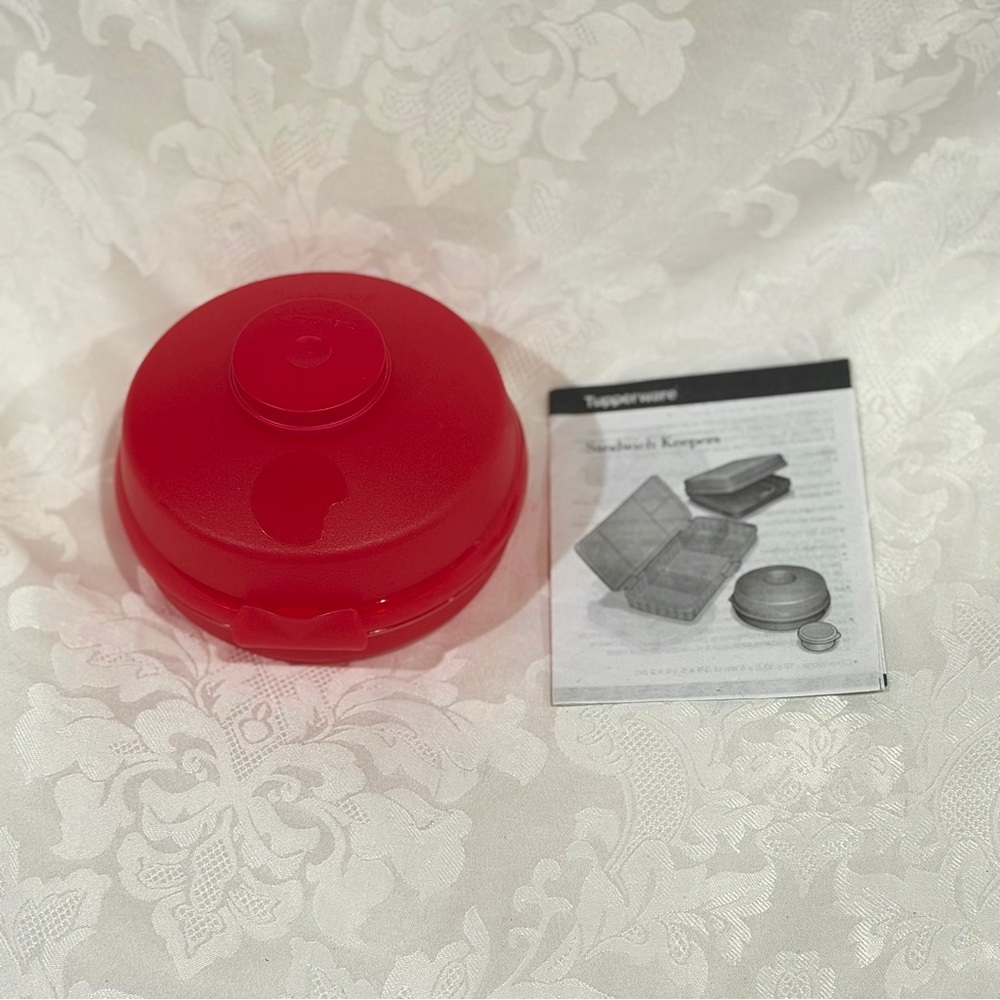 NEW Tupperware Bold Red Round Sandwich Keeper